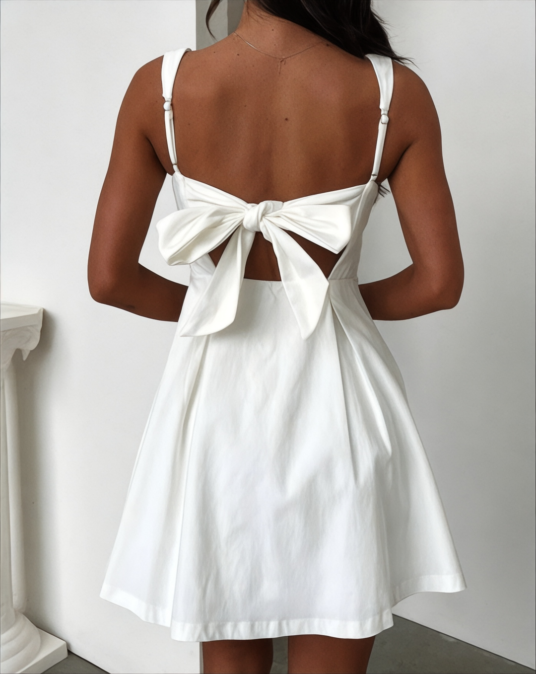 Brigitte Bordeaux  | Robe d’été élégante à col carré avec nœud et taille haute