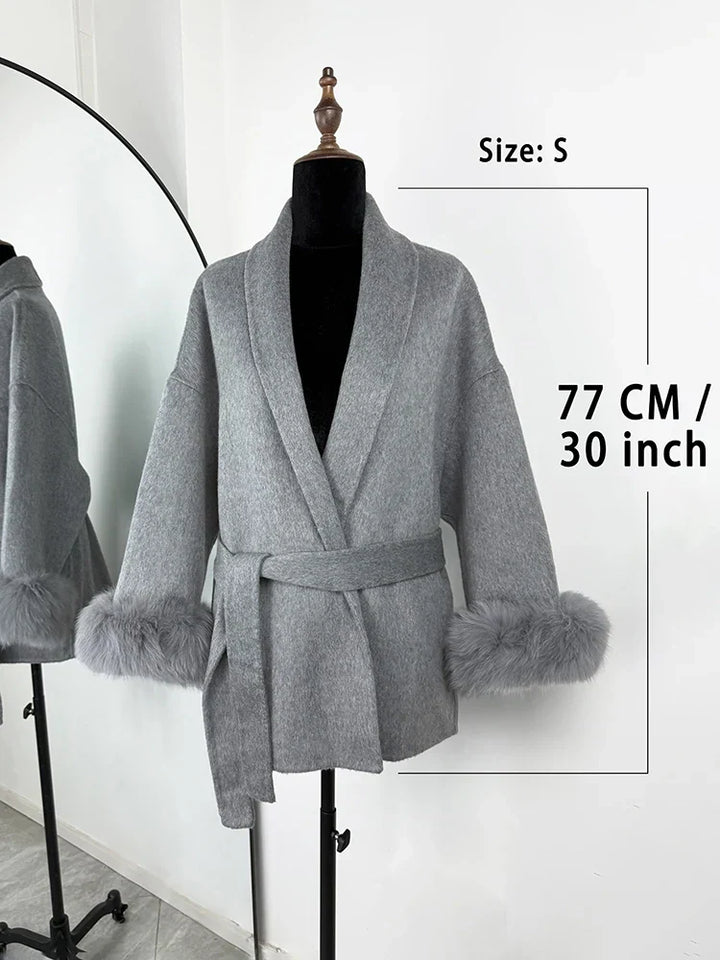 Brigitte Bordeaux | Élégant manteau en laine avec col en fourrure