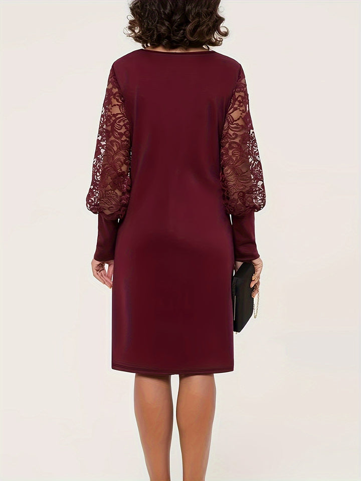 La Robe Émeraude | L’Élégance de la Dentelle